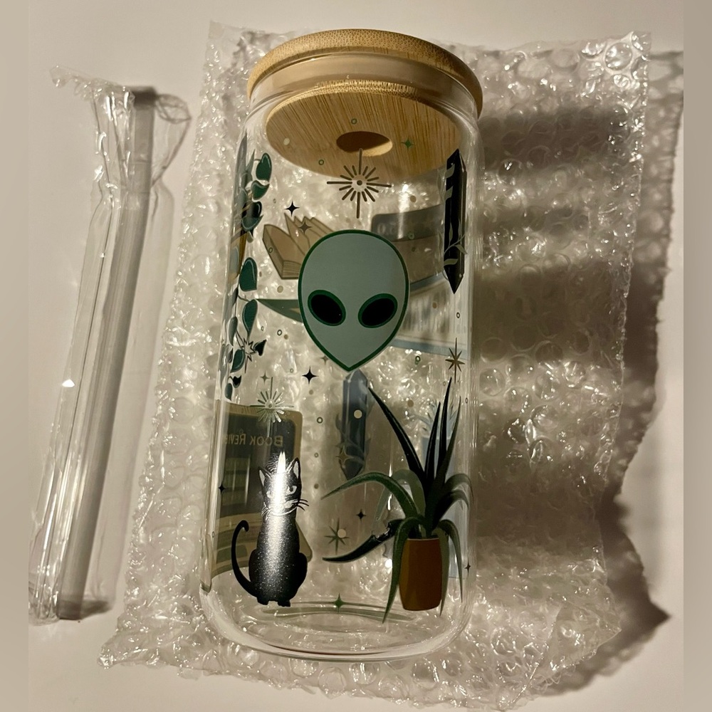 Worlds of JA Lux Inspired Glass Straw And Tumbler New In Box Aliens Esoteric